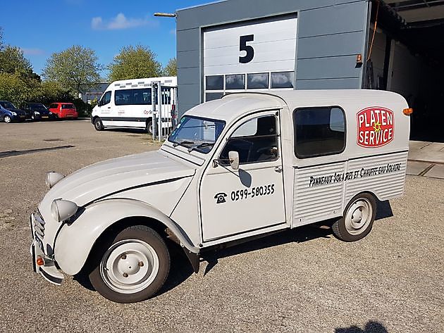 Eindje rijden, of Eendje rijden Mehari rijden - Camping Roelage Westerwolde