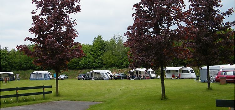 Ruime veldjes Met speelstrand - Camping Roelage Westerwolde